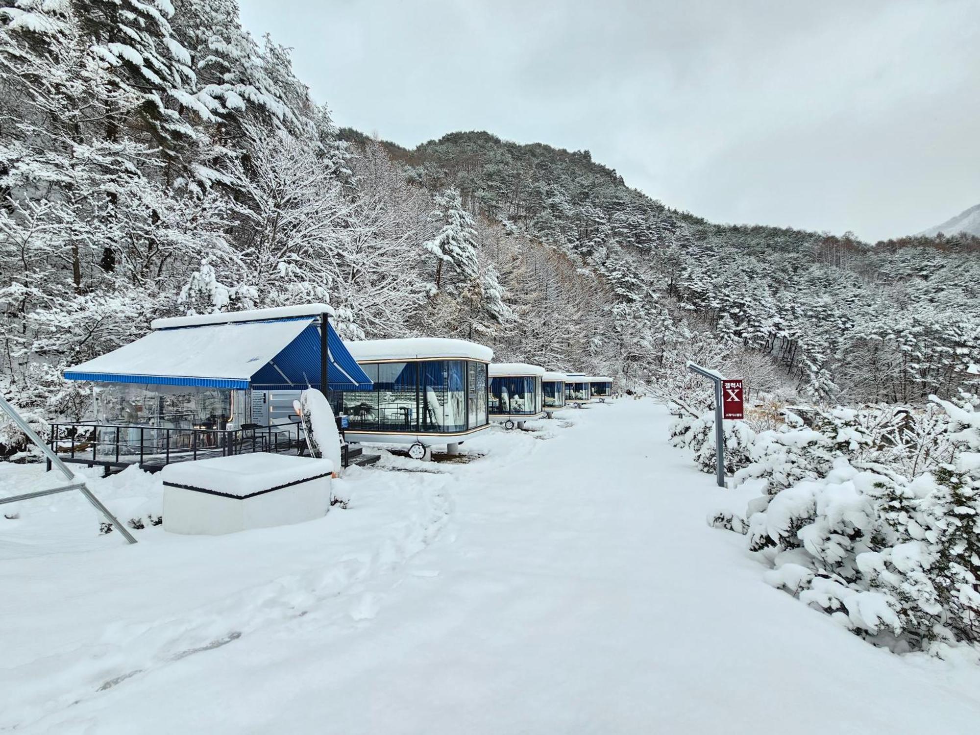 Galaxy X Hotel Type Caravan Glamping & Pension 平昌郡 エクステリア 写真