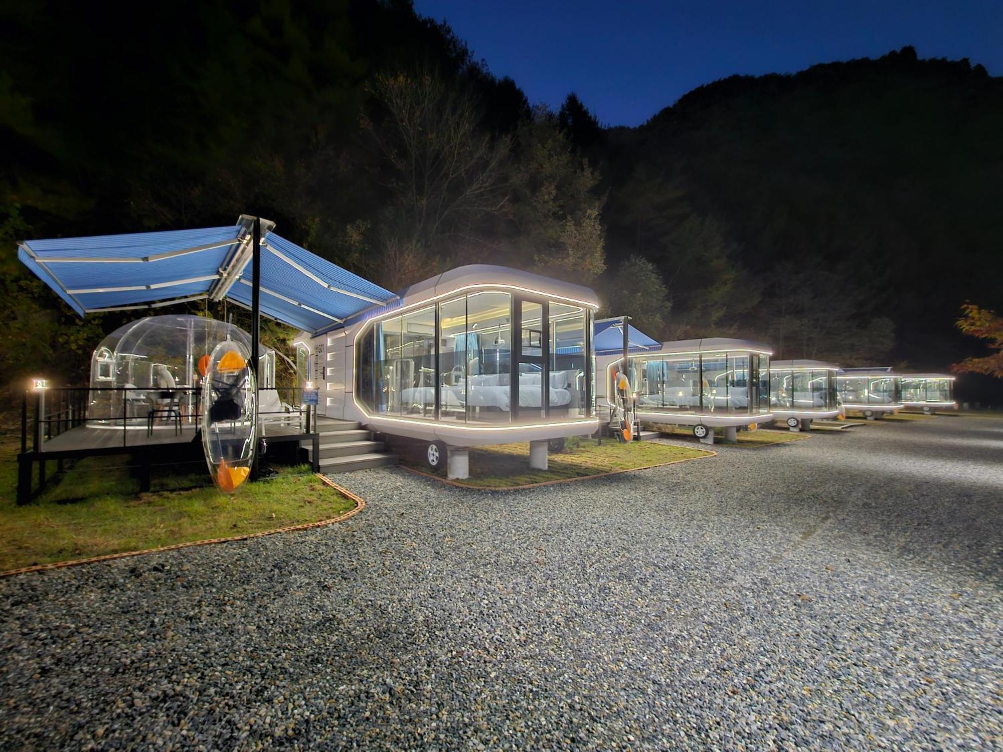 Galaxy X Hotel Type Caravan Glamping & Pension 平昌郡 エクステリア 写真