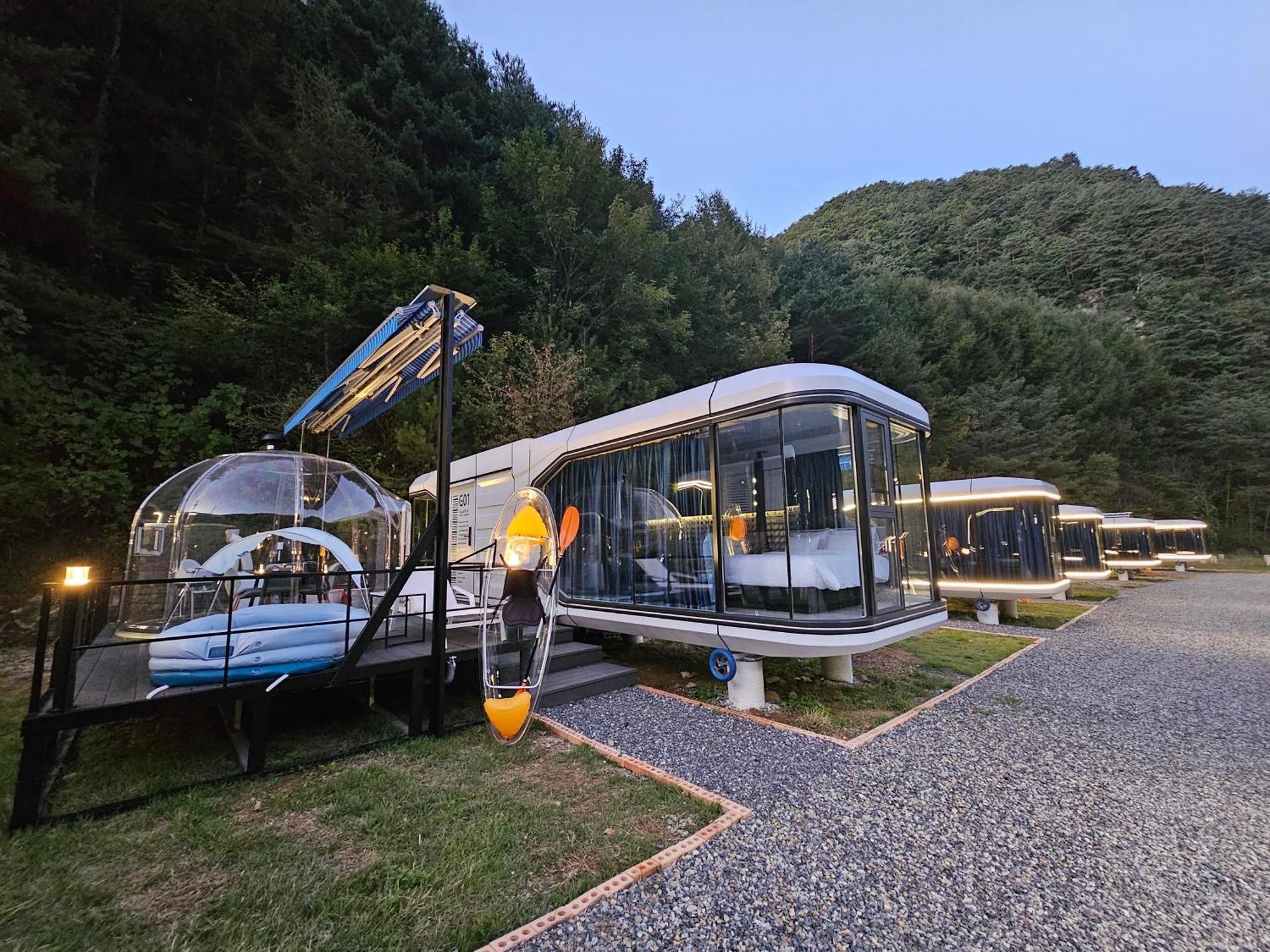 Galaxy X Hotel Type Caravan Glamping & Pension 平昌郡 エクステリア 写真