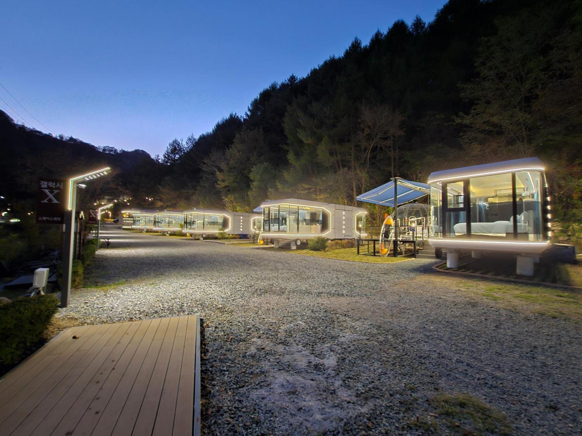 Galaxy X Hotel Type Caravan Glamping & Pension 平昌郡 エクステリア 写真