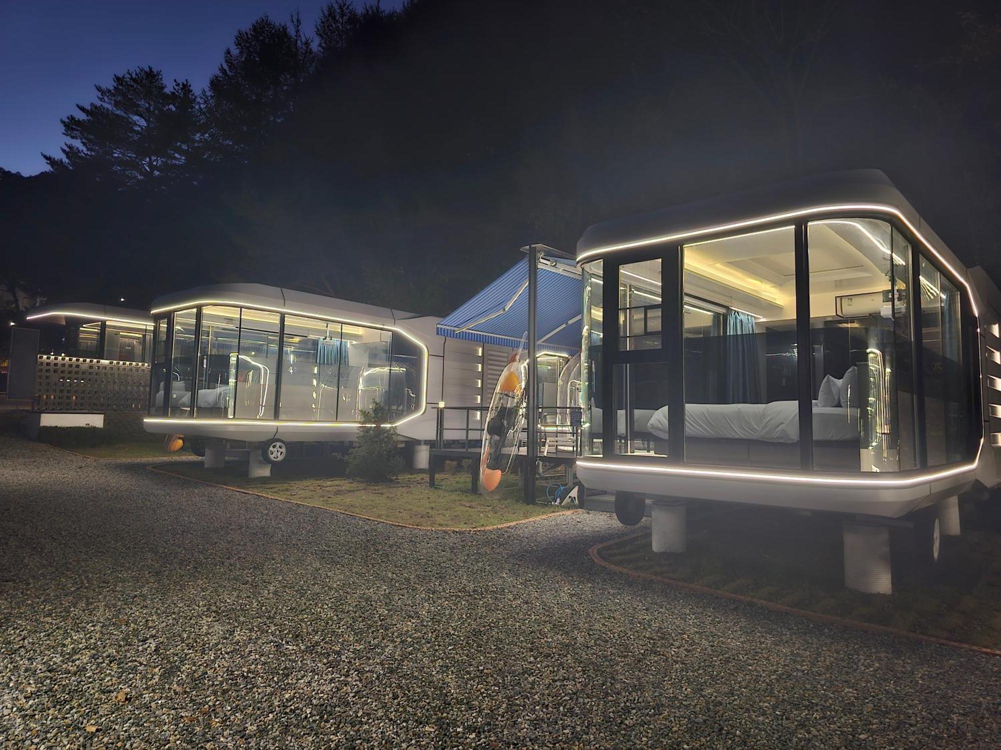 Galaxy X Hotel Type Caravan Glamping & Pension 平昌郡 エクステリア 写真