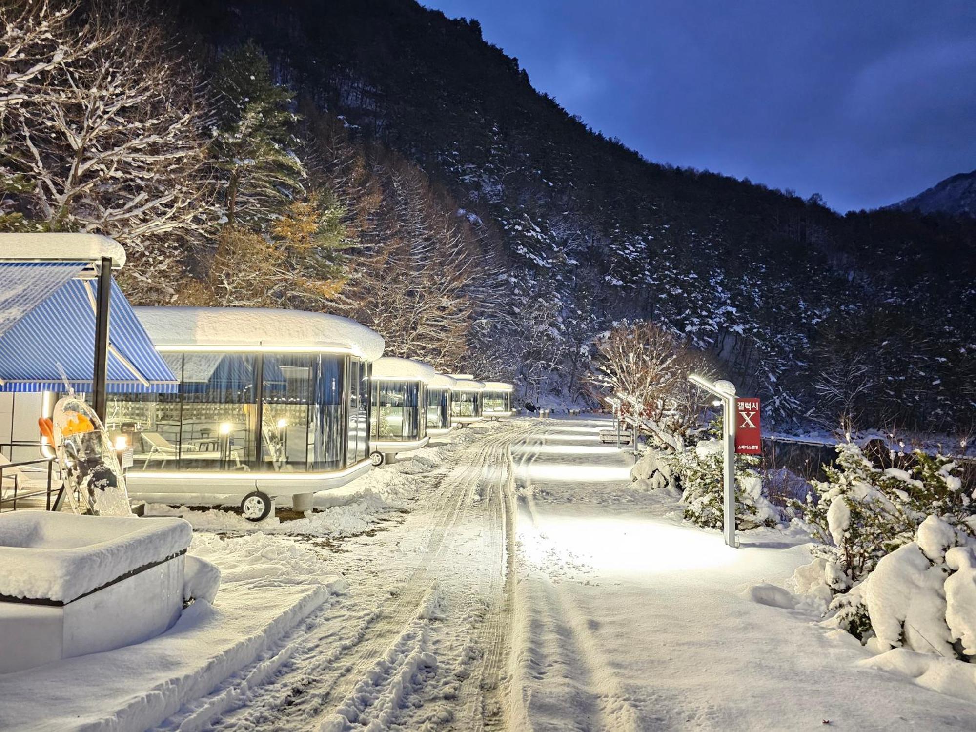 Galaxy X Hotel Type Caravan Glamping & Pension 平昌郡 エクステリア 写真