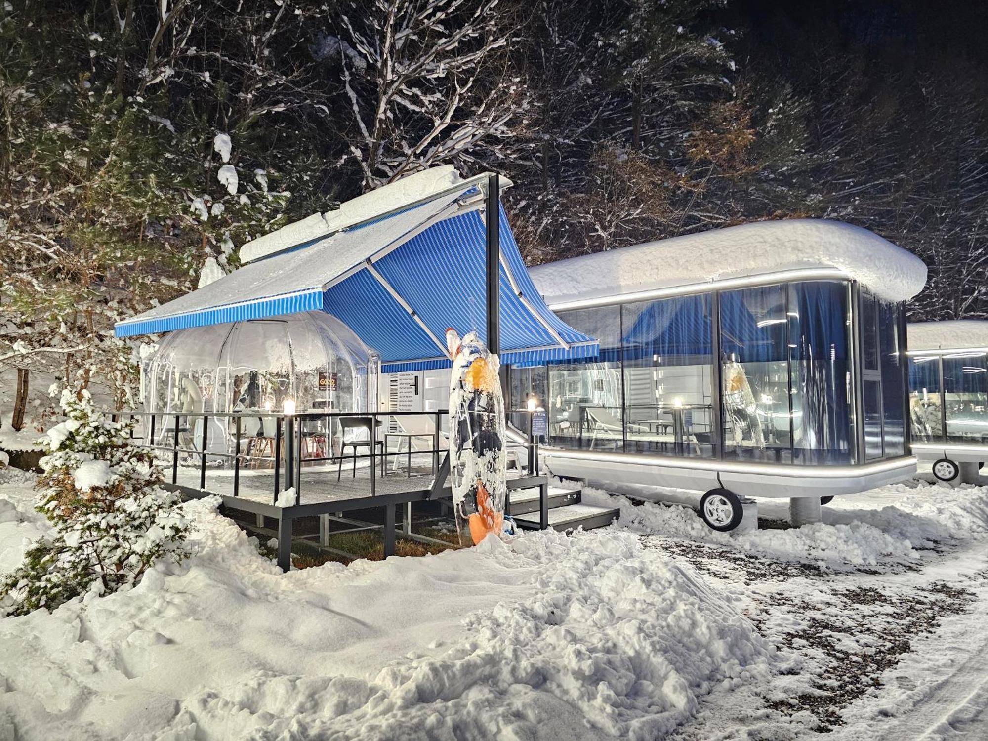 Galaxy X Hotel Type Caravan Glamping & Pension 平昌郡 エクステリア 写真