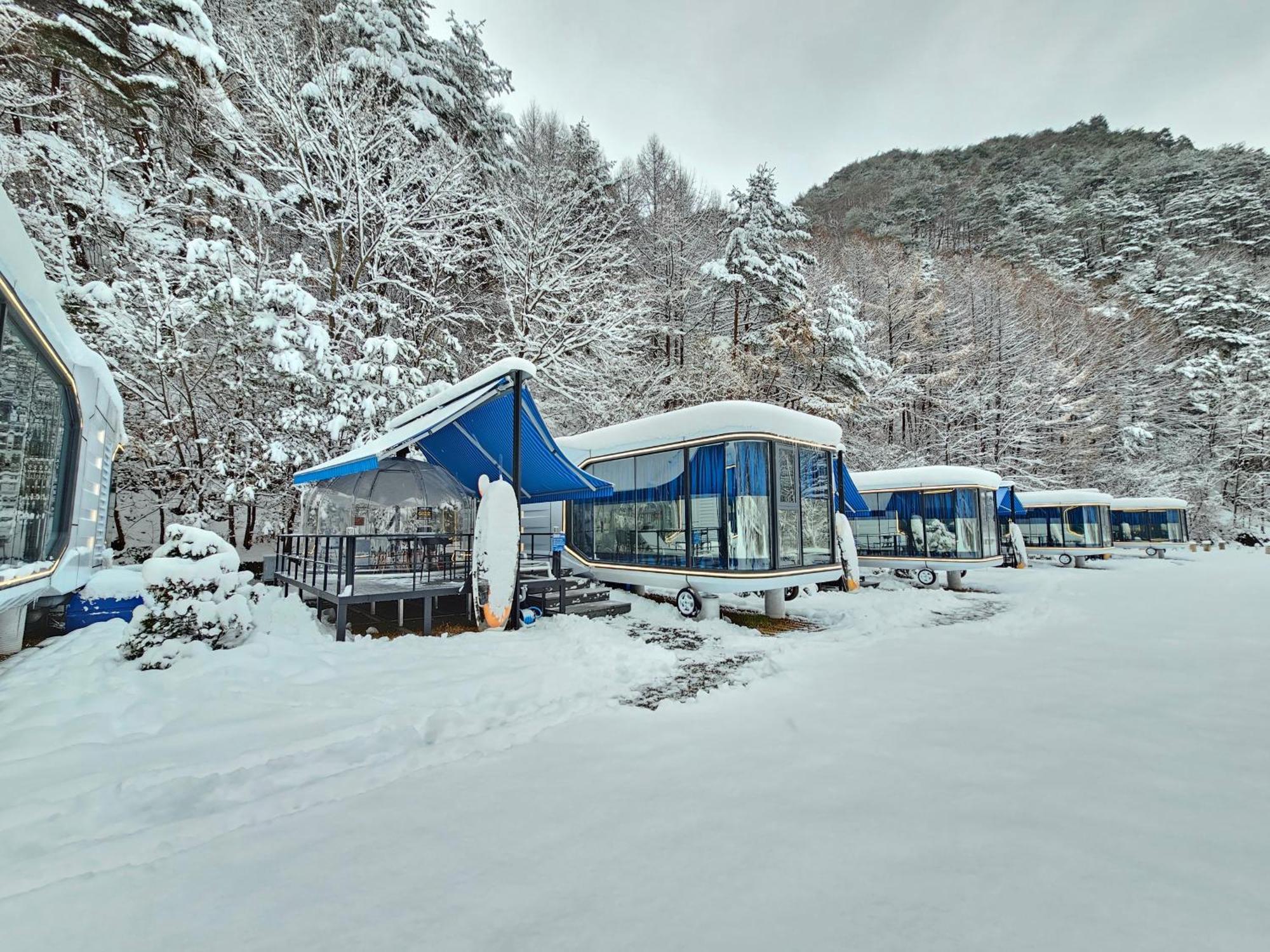 Galaxy X Hotel Type Caravan Glamping & Pension 平昌郡 エクステリア 写真